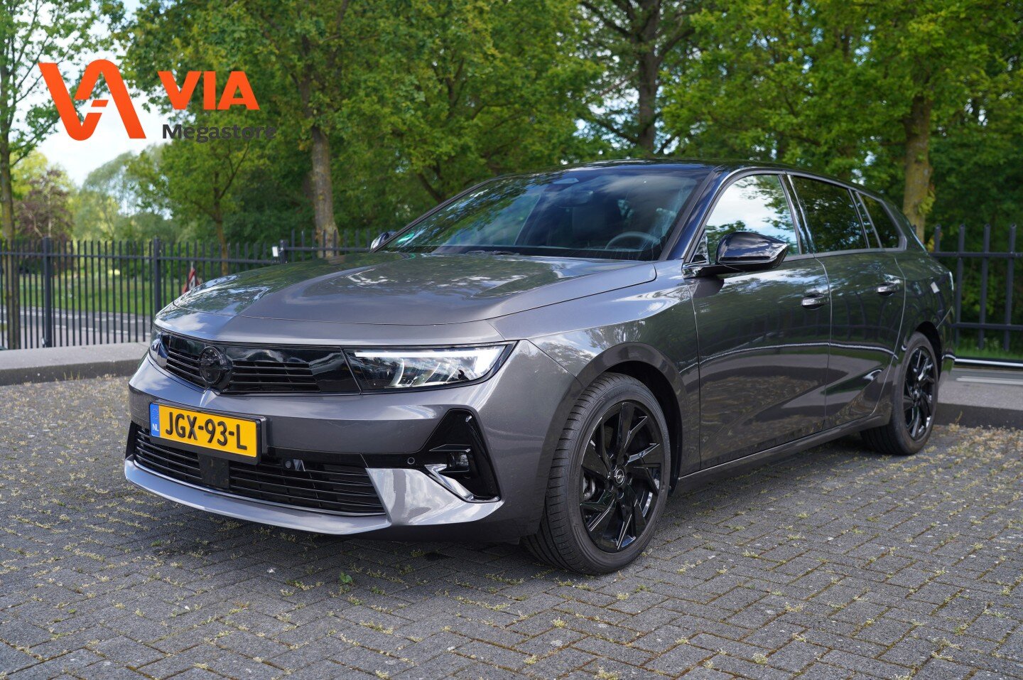 Opel Astra Sports Tourer 1.2 Turbo GS | LED | AGR | Navi | Black Ed. | Stoel & Stuurverw.