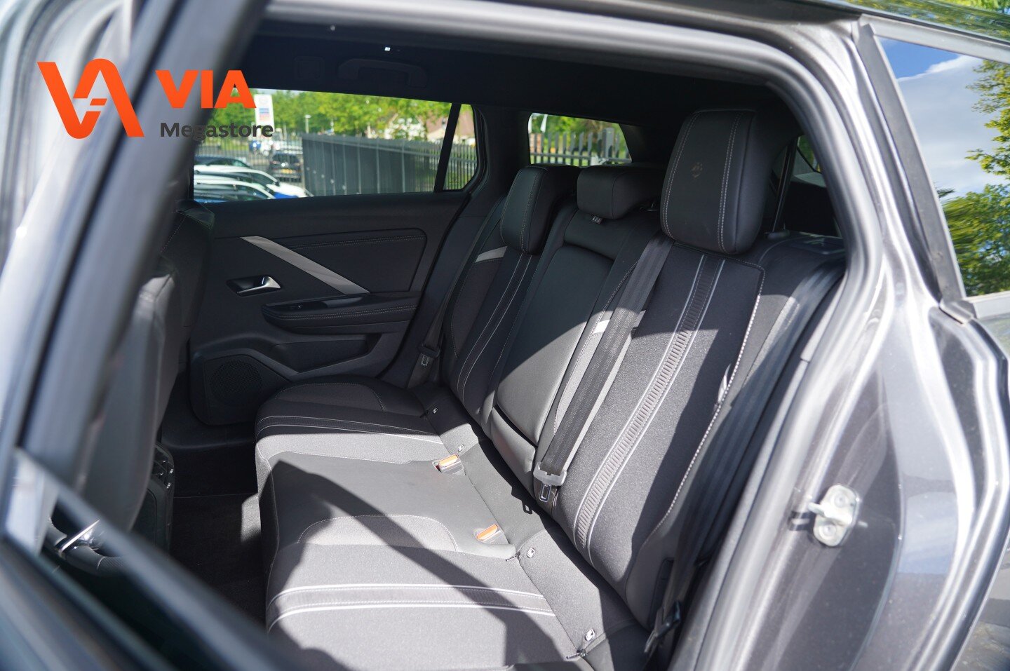 Opel Astra Sports Tourer 1.2 Turbo GS | LED | AGR | Navi | Black Ed. | Stoel & Stuurverw. - Afbeelding 5