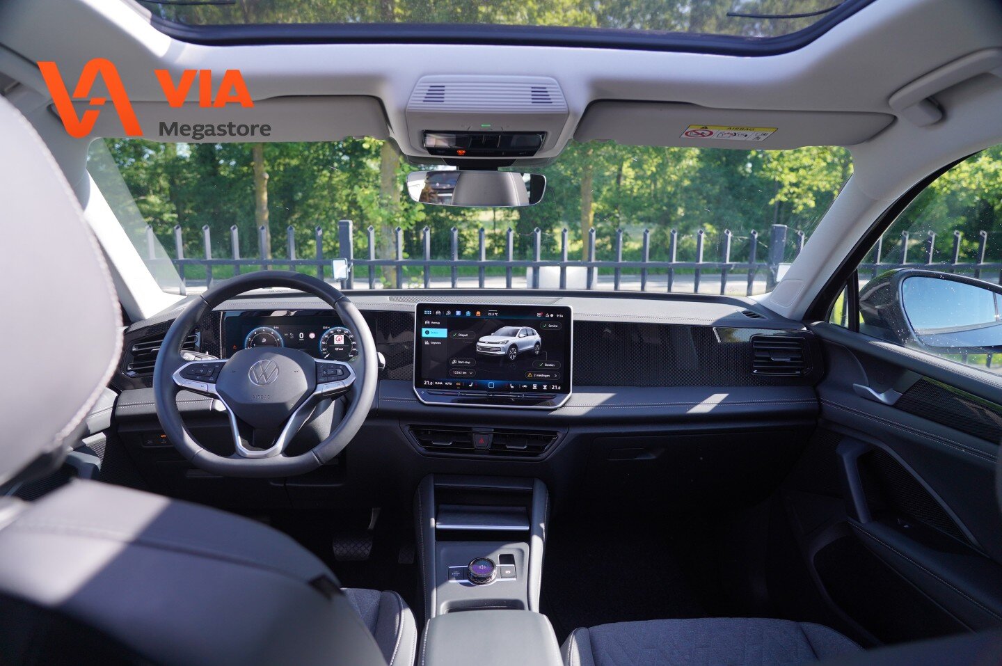 Volkswagen Tiguan 1.5 eTSI Style Business | Pano | Keyless | Apple | LED | El. klep - Afbeelding 2