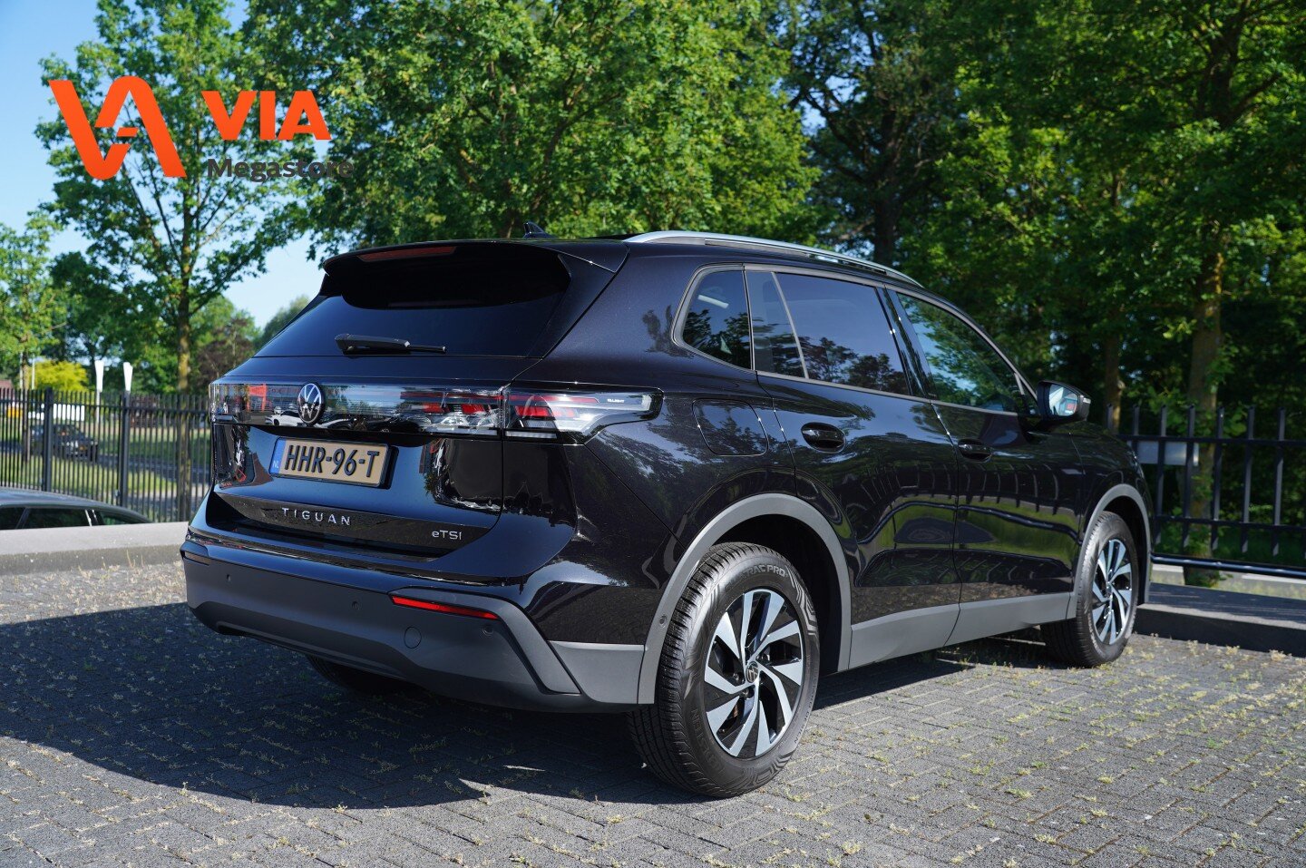 Volkswagen Tiguan 1.5 eTSI Style Business | Pano | Keyless | Apple | LED | El. klep - Afbeelding 3