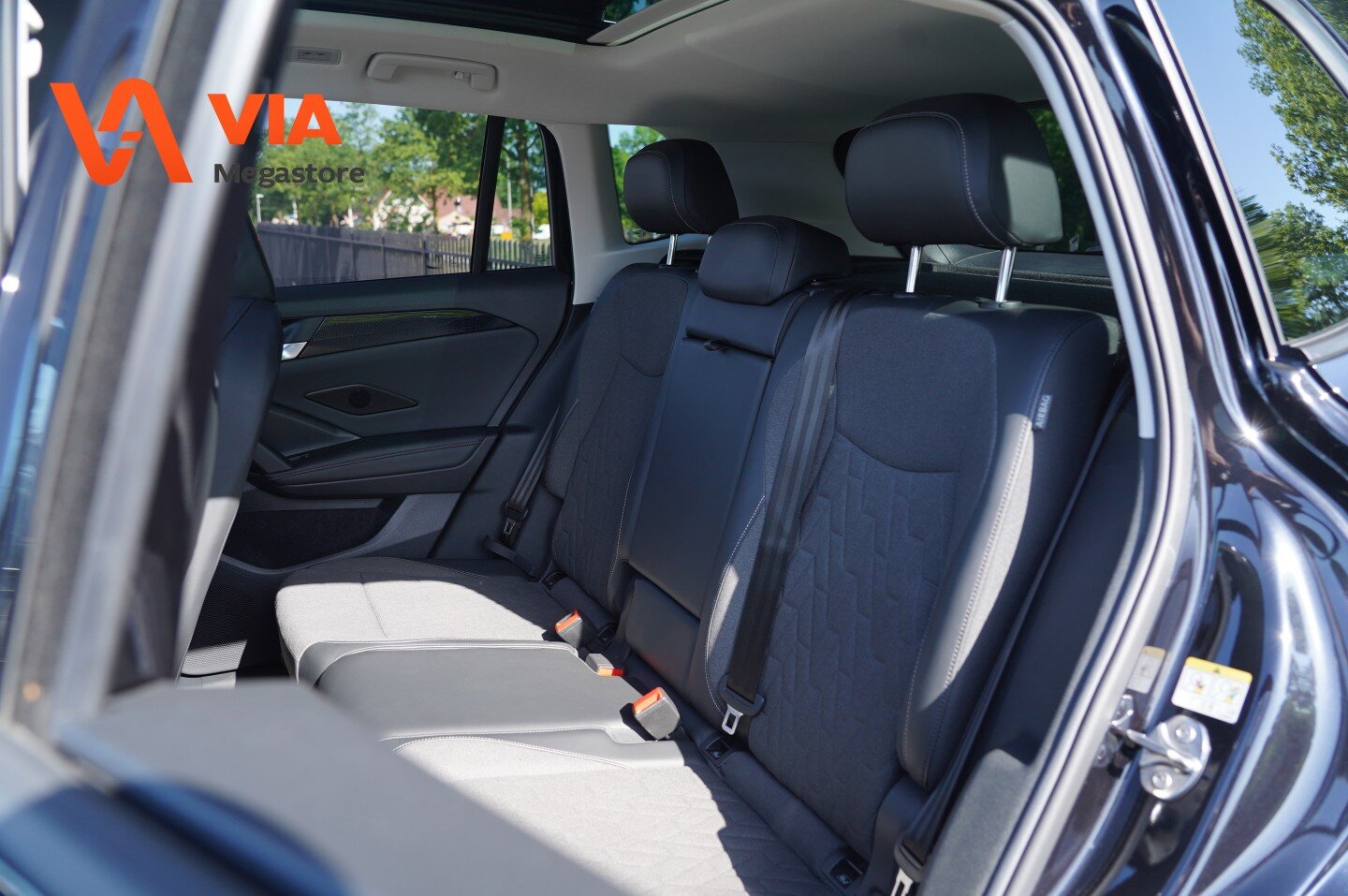 Volkswagen Tiguan 1.5 eTSI Style Business | Pano | Keyless | Apple | LED | El. klep - Afbeelding 5