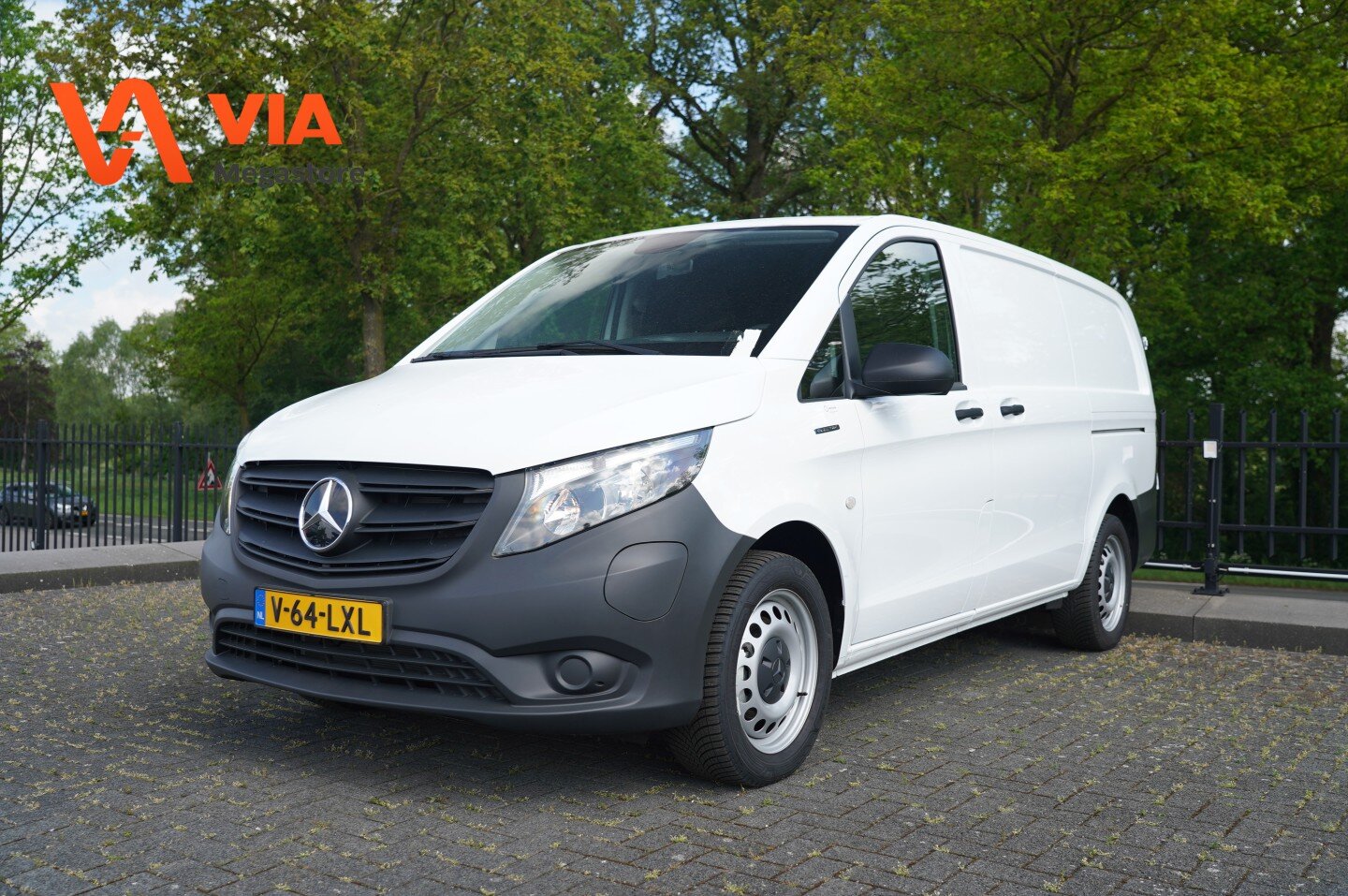 Mercedes-Benz eVito 112 | 60kWh | 2x schuifdeur | Deurtjes | Navi | Cruise | 2 pers
