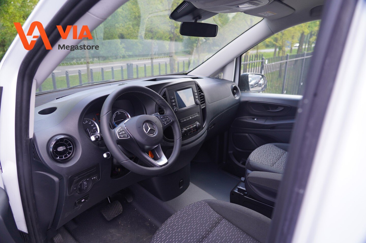 Mercedes-Benz eVito 112 | 60kWh | 2x schuifdeur | Deurtjes | Navi | Cruise | 2 pers - Afbeelding 2