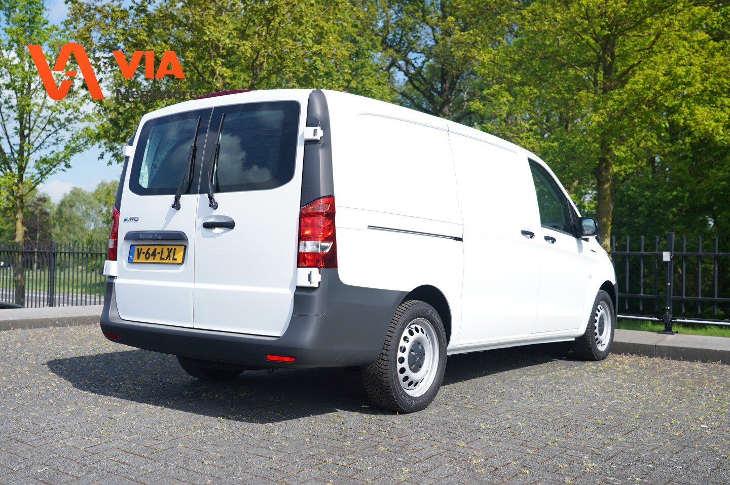 Mercedes-Benz eVito 112 | 60kWh | 2x schuifdeur | Deurtjes | Navi | Cruise | 2 pers - Afbeelding 3