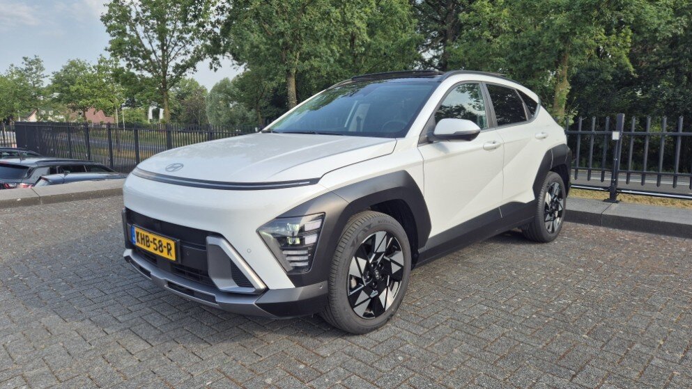 Hyundai Kona 1.6 GDI HEV Premium Sky | Pano | ACC | Leder | Stoelverw. + koeling |