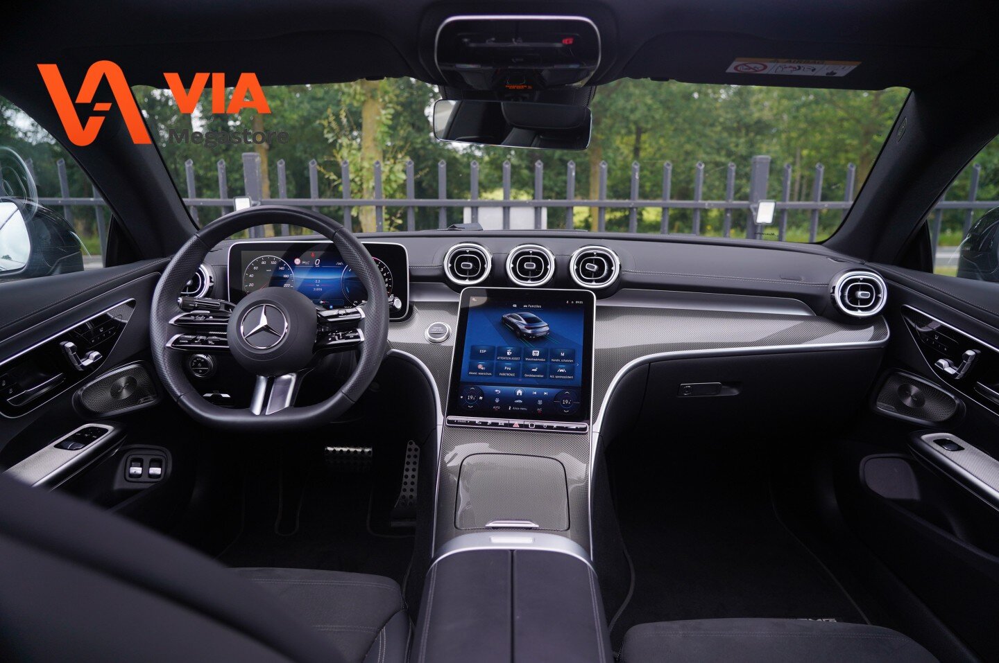 Mercedes-Benz CLE 300 300e Coupé Automaat AMG Line | Premium Pakket | Nightpakket | Winterpakket | Burmester | Distronic | 360° Camera | Keyless-Go | Stoelverwarming - Afbeelding 2