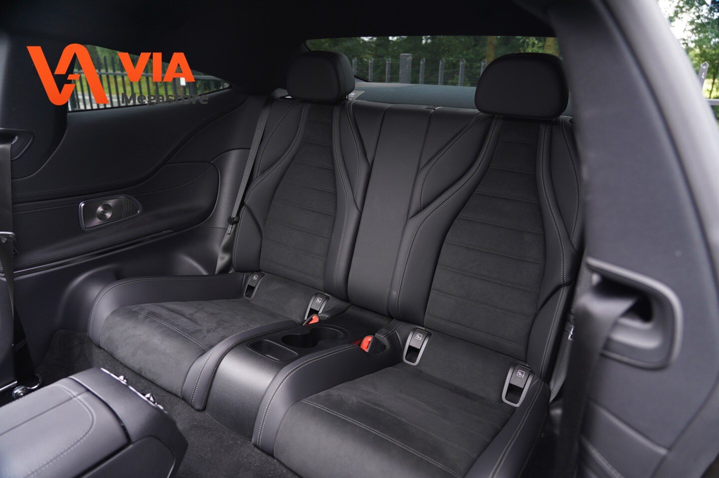 Mercedes-Benz CLE 300 300e Coupé Automaat AMG Line | Premium Pakket | Nightpakket | Winterpakket | Burmester | Distronic | 360° Camera | Keyless-Go | Stoelverwarming - Afbeelding 5