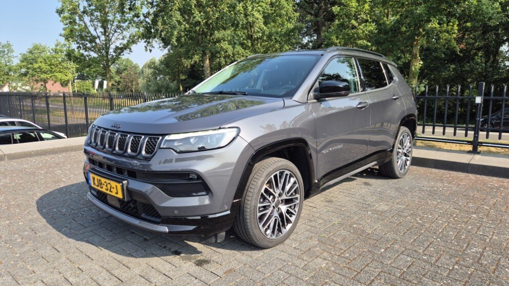 Jeep Compass 1.5T e-Hybrid | UPLAND | Navi | Camera | PDC | Climate | Adapt. Cruise | LED | Keyless | DAB+ | Lichtmetaal