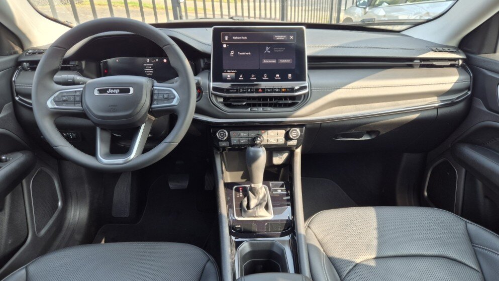 Jeep Compass 1.5T e-Hybrid | UPLAND | Navi | Camera | PDC | Climate | Adapt. Cruise | LED | Keyless | DAB+ | Lichtmetaal - Afbeelding 2