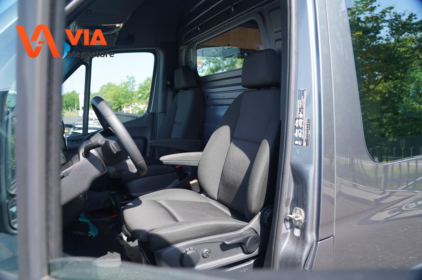 Mercedes-Benz Sprinter 317CDI | PRO | L2H2 | Ideale DC ombouw! BPM vrij | 3.5t AHK voorb. | Cruise | 2pers | Camera | ECC | - Afbeelding 3