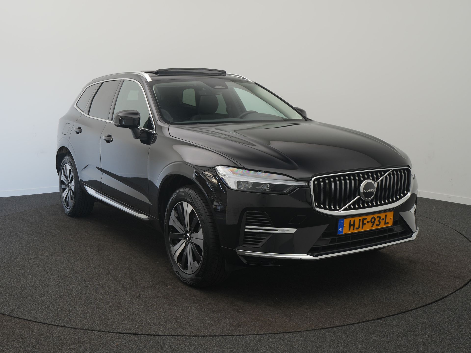 Volvo XC60 2.0 T6 Plug-in hybrid AWD Essential Bright - Afbeelding 2