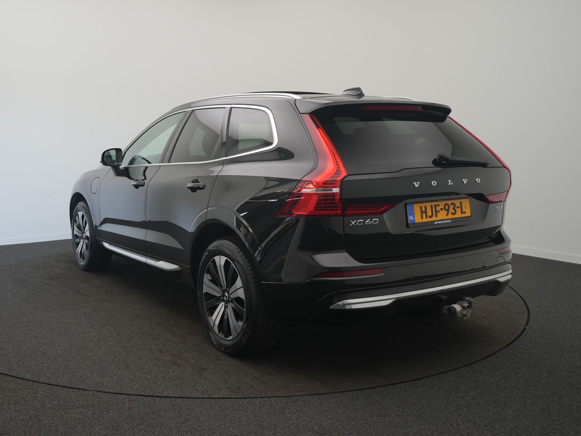 Volvo XC60 2.0 T6 Plug-in hybrid AWD Essential Bright - Afbeelding 3
