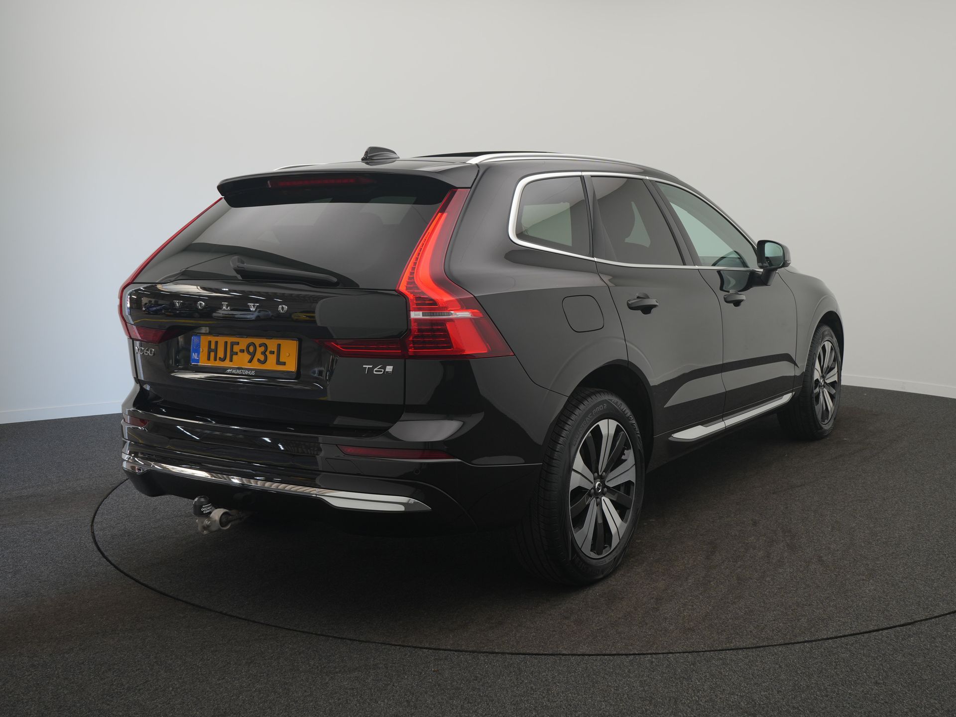 Volvo XC60 2.0 T6 Plug-in hybrid AWD Essential Bright - Afbeelding 4