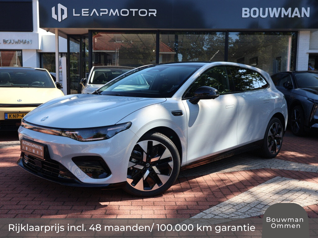 Leapmotor B05 67,1 kWh 218PK Design Nieuw, Rijklaarprijs | Panoramadak | 360 Camera | Navigatie | Carplay