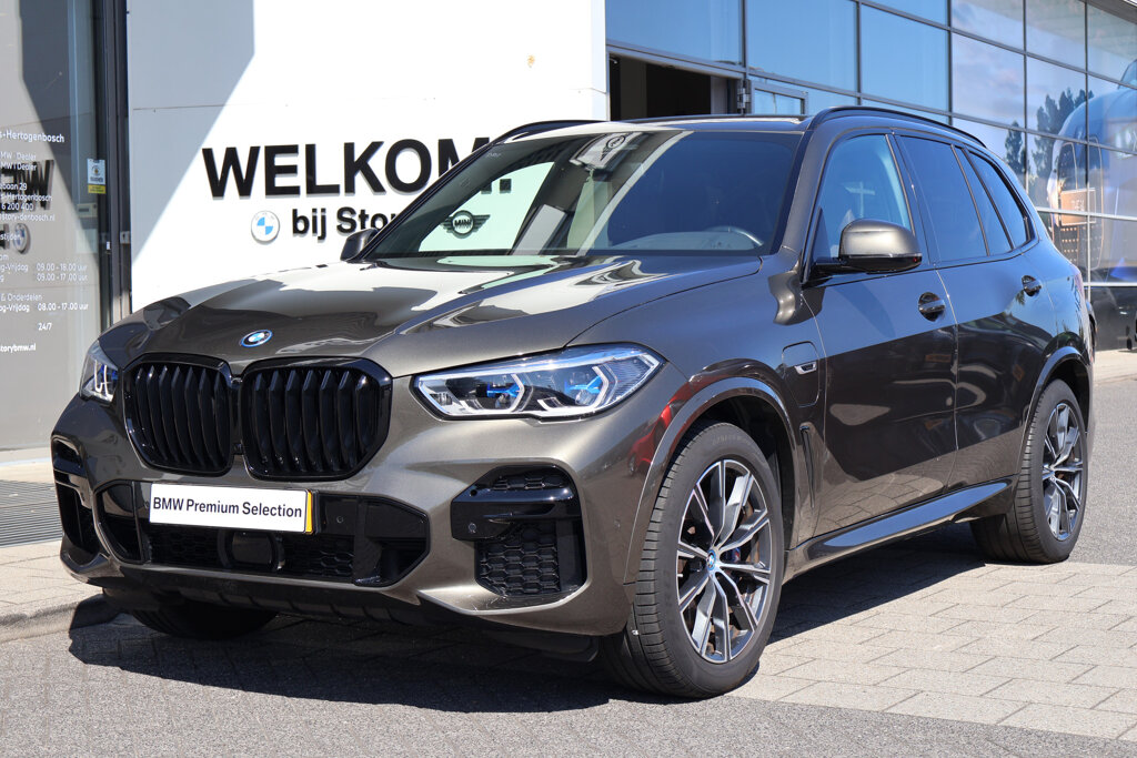 BMW X5 8