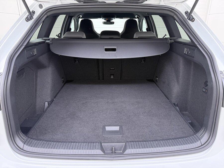 Volkswagen Golf Variant 1.5 eTSI R-Line