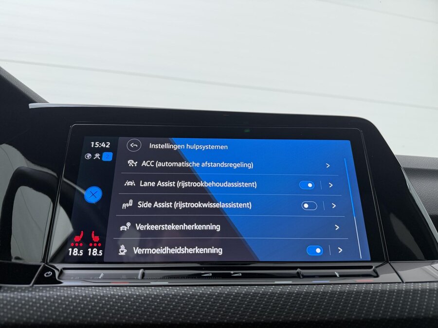 Volkswagen Golf Variant 1.5 eTSI R-Line