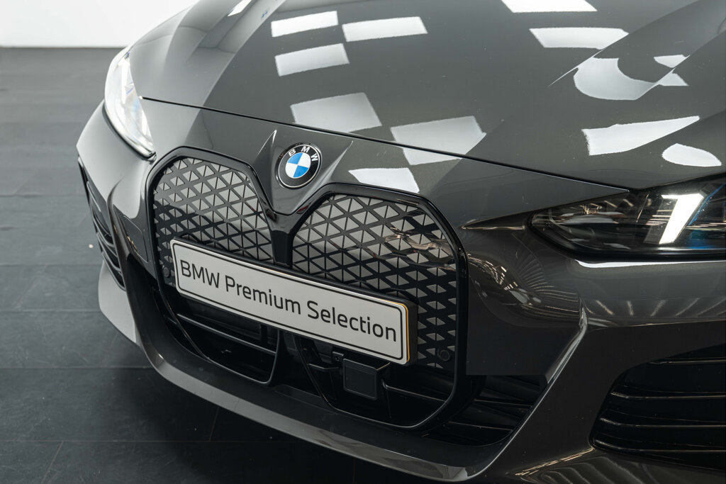 BMW i4 6