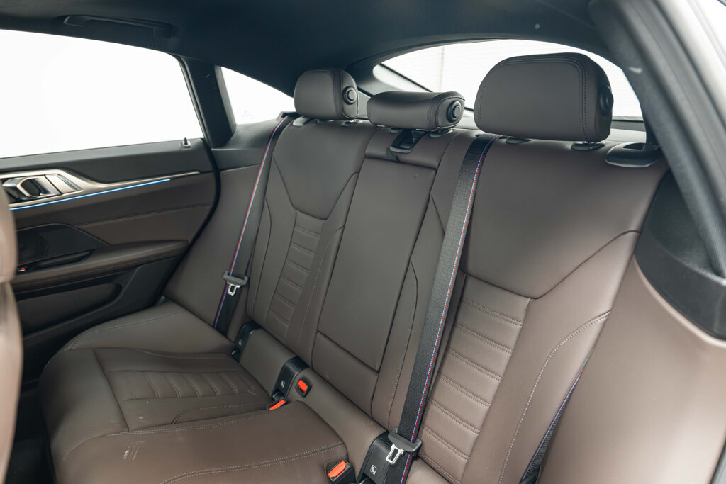 BMW i4 16