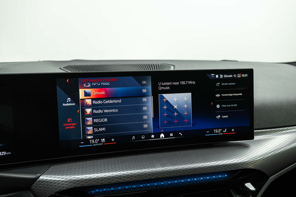 BMW i4 22
