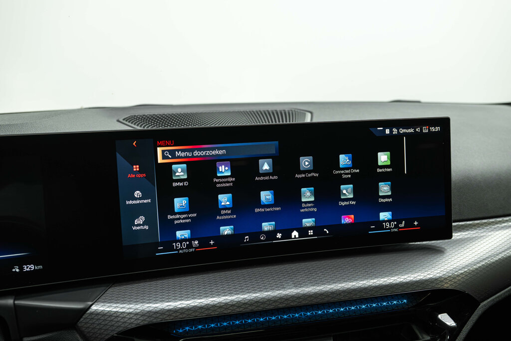 BMW i4 23