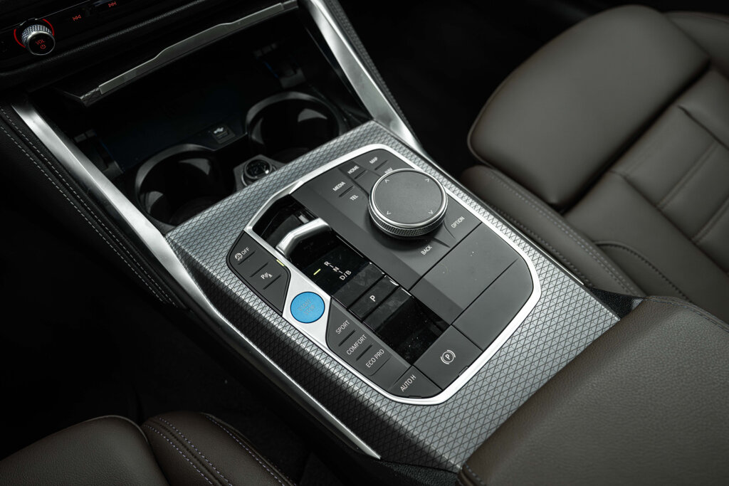 BMW i4 25