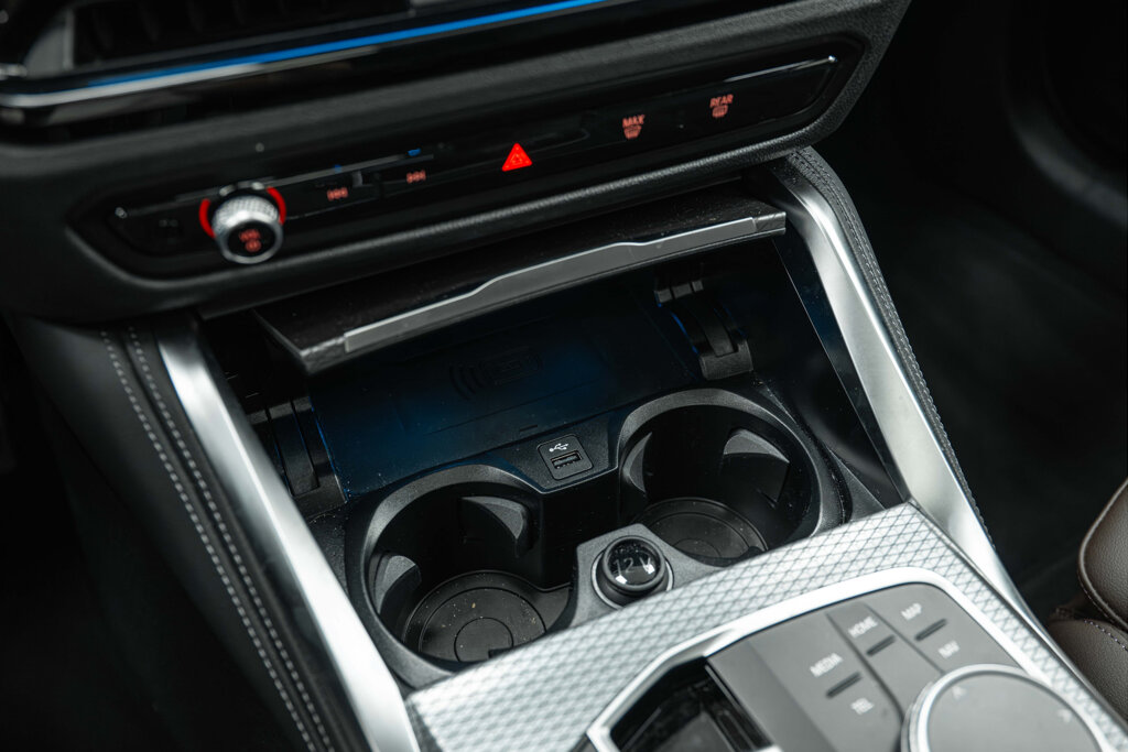 BMW i4 26