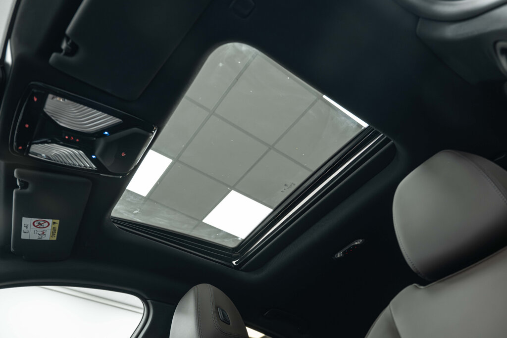BMW i4 36