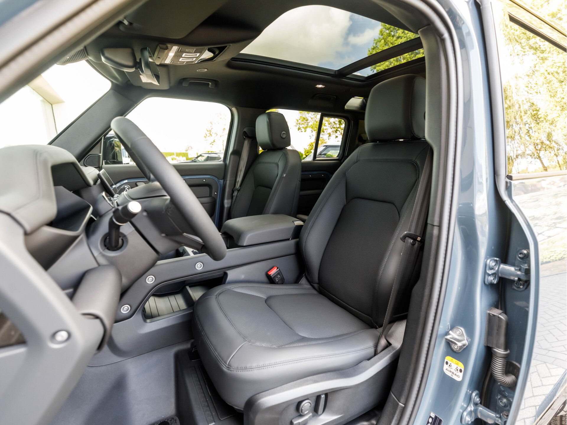 Land Rover Defender 110 2.0 P300e 110 X-Dynamic SE - Afbeelding 4