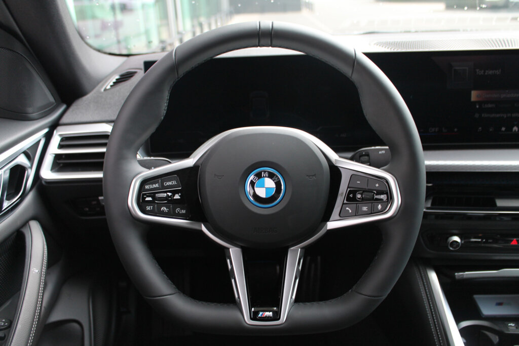 BMW i4 9