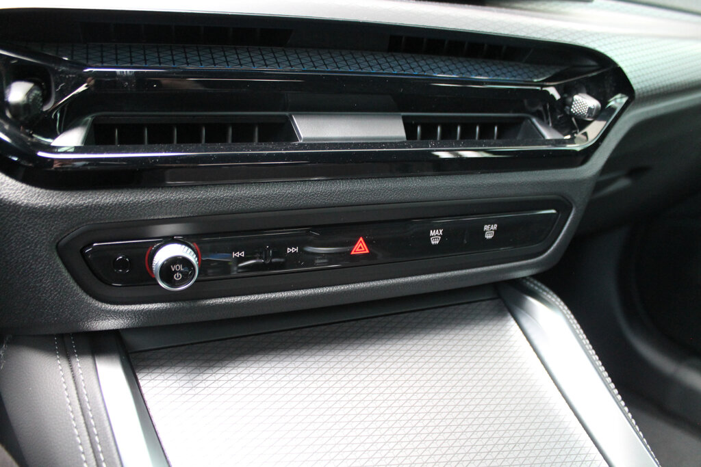 BMW i4 11