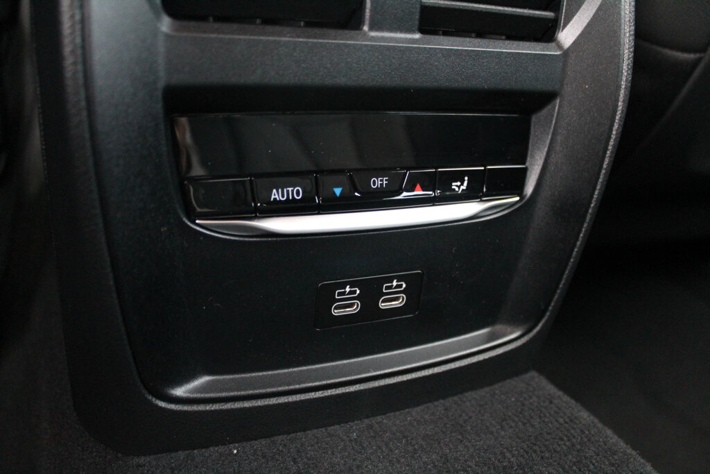 BMW i4 18