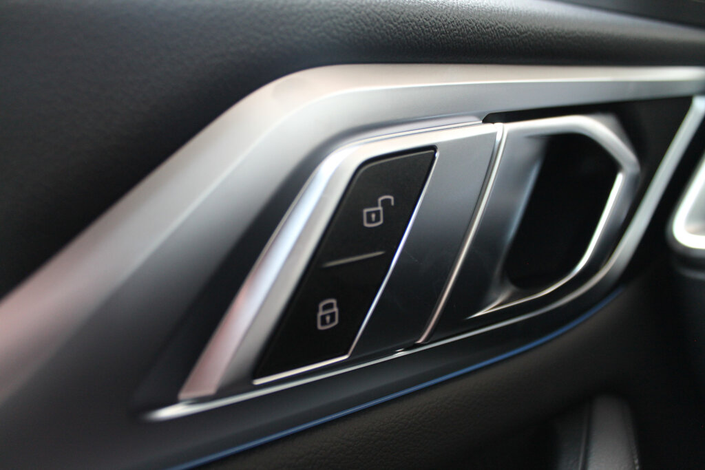 BMW i4 24