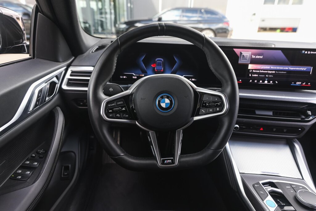 BMW i4 3