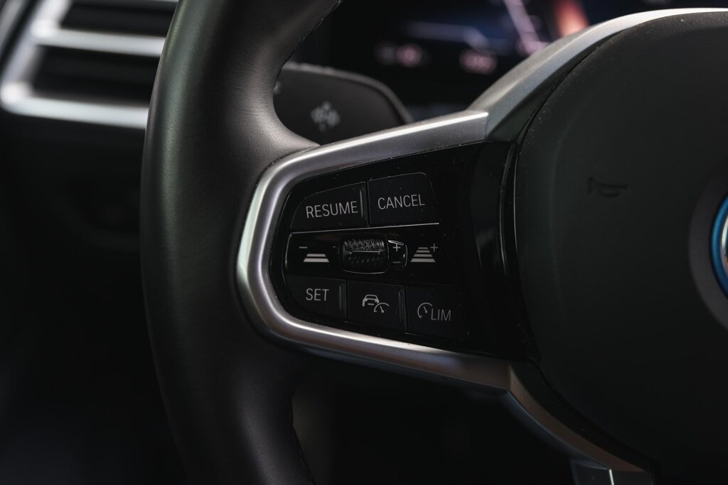 BMW i4 13