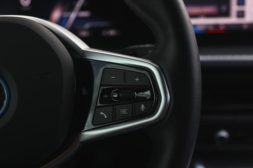 BMW i4 14