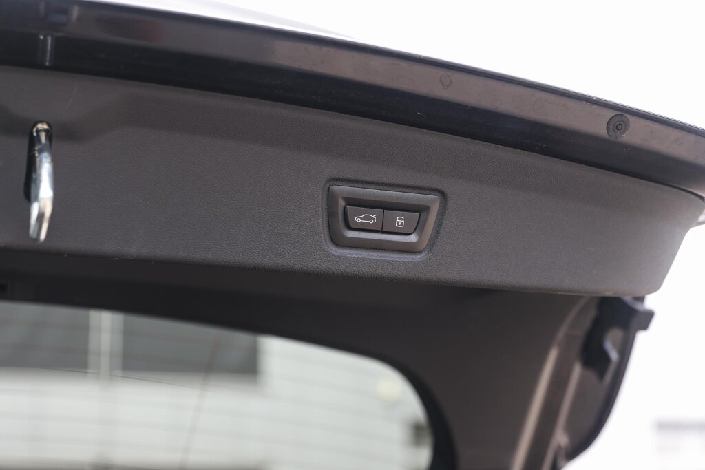 BMW i4 30