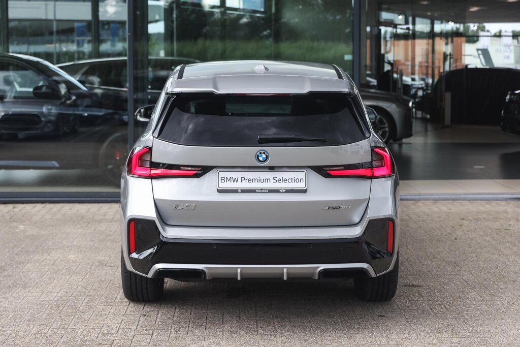 BMW iX1 6