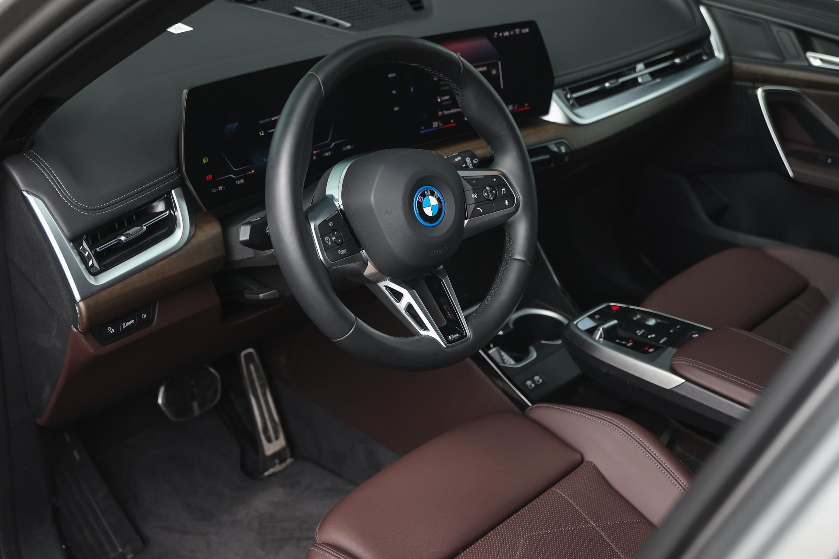 BMW iX1 9