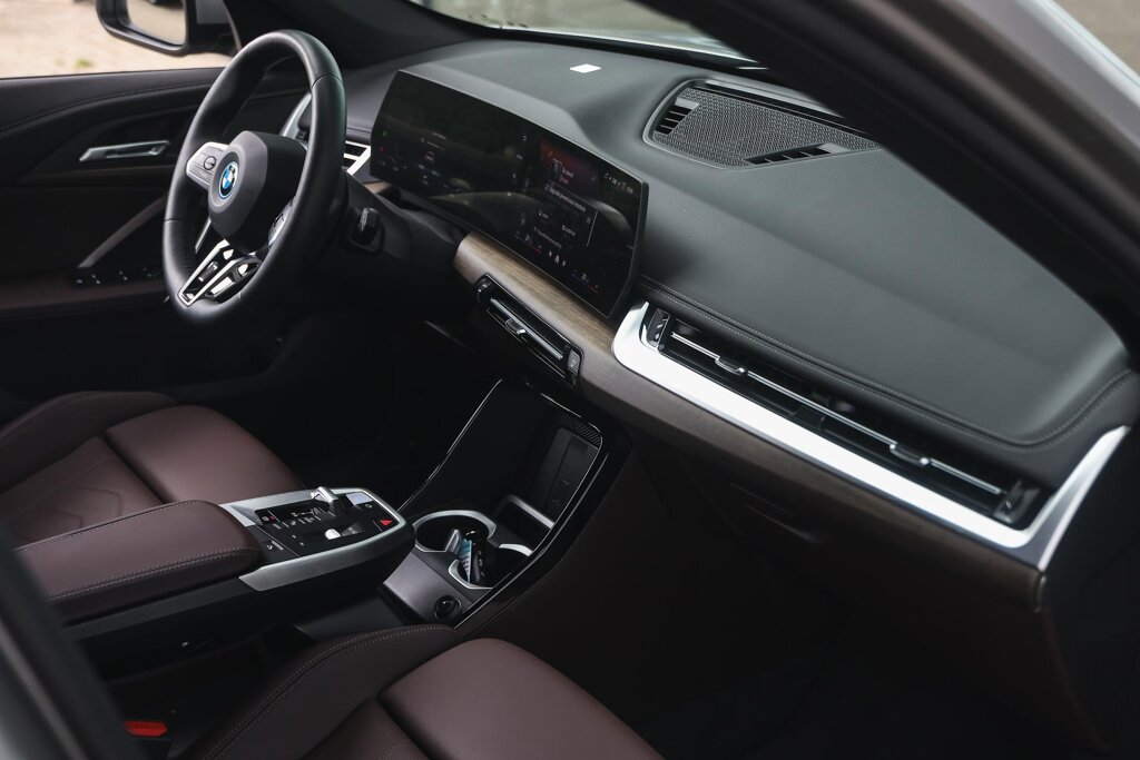 BMW iX1 10