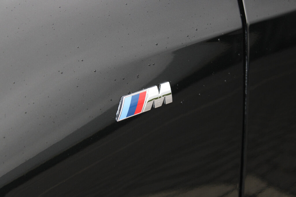 BMW iX1 11