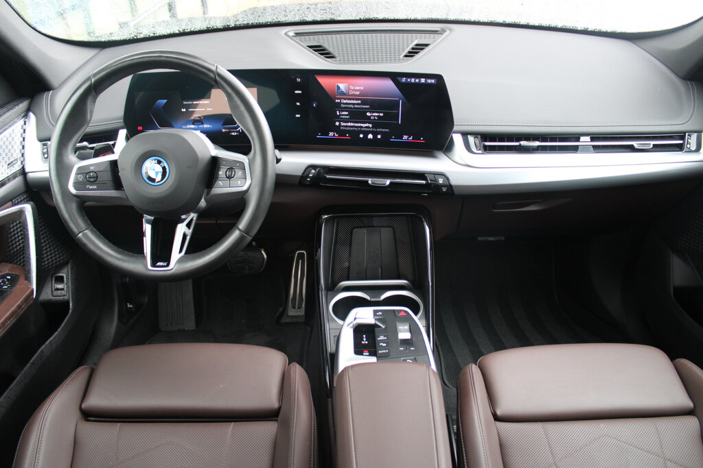 BMW iX1 18