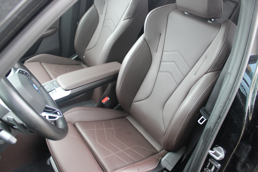 BMW iX1 19
