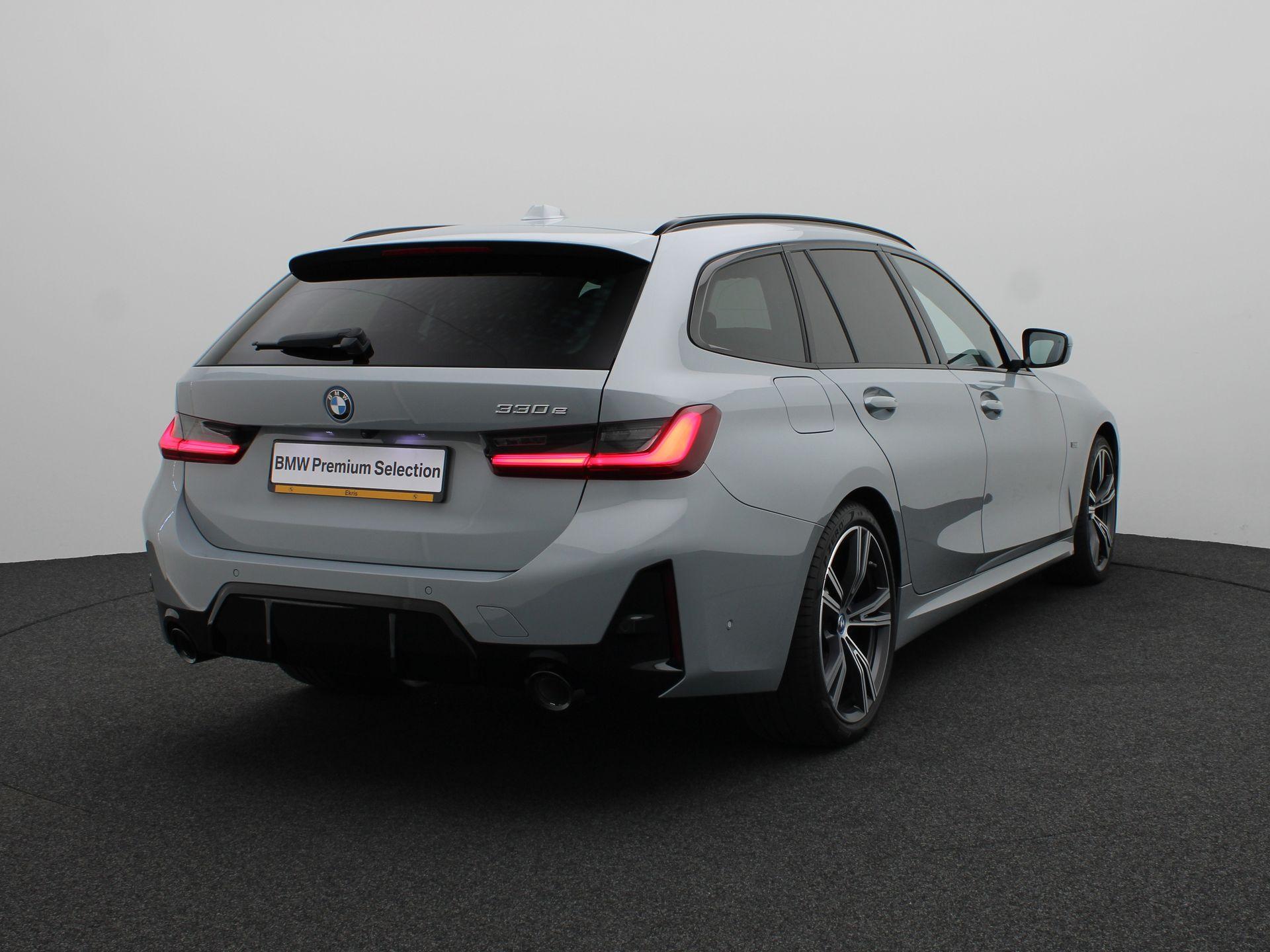 BMW 3 Serie Touring 330e - Afbeelding 2