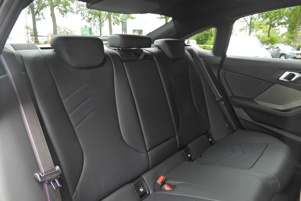 BMW 2 Serie 32