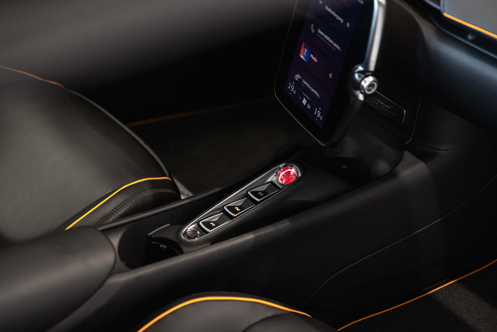 McLaren Artura - foto 8