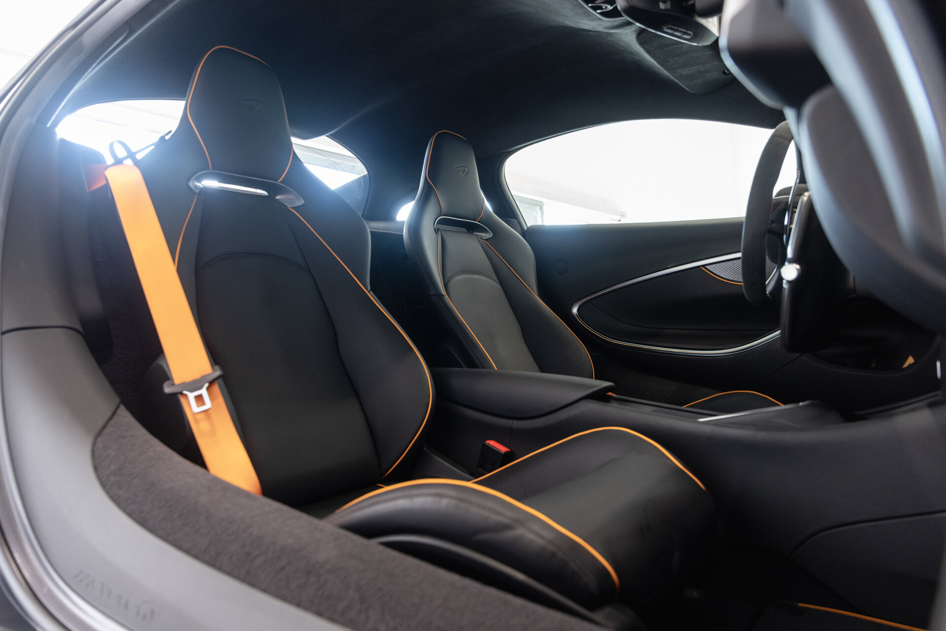 McLaren Artura - foto 11