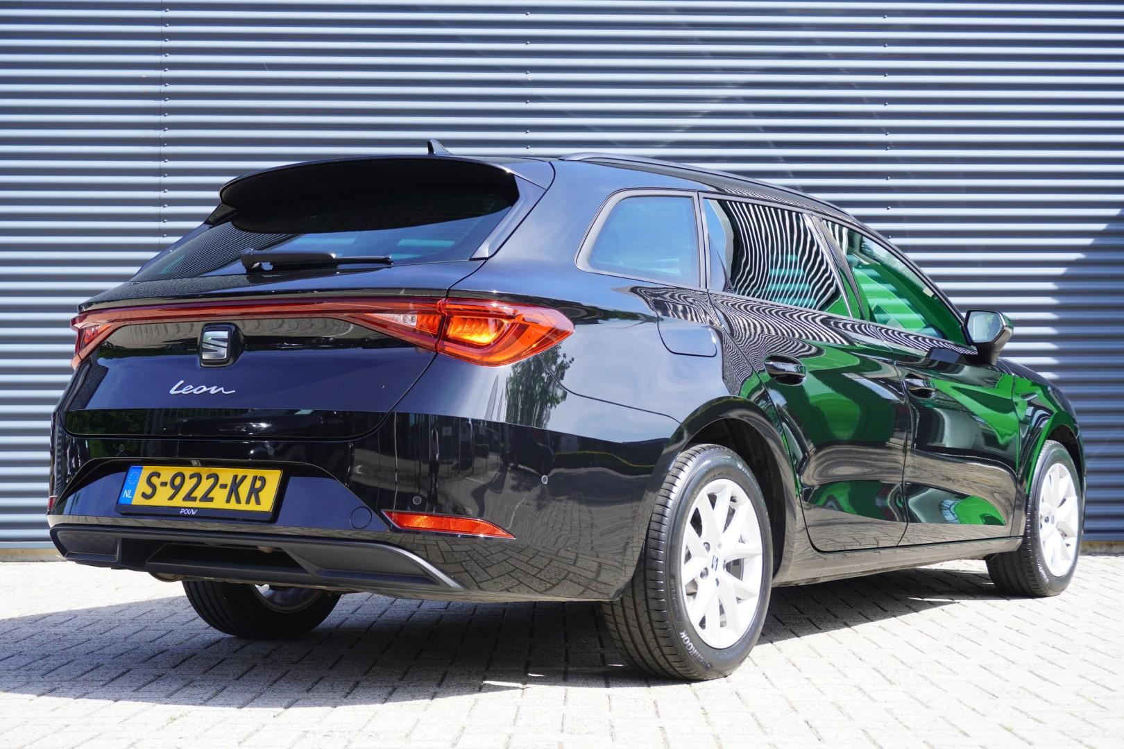 SEAT Leon Sportstourer 1.5 eTSI 150pk Style Business Intense - Afbeelding 2