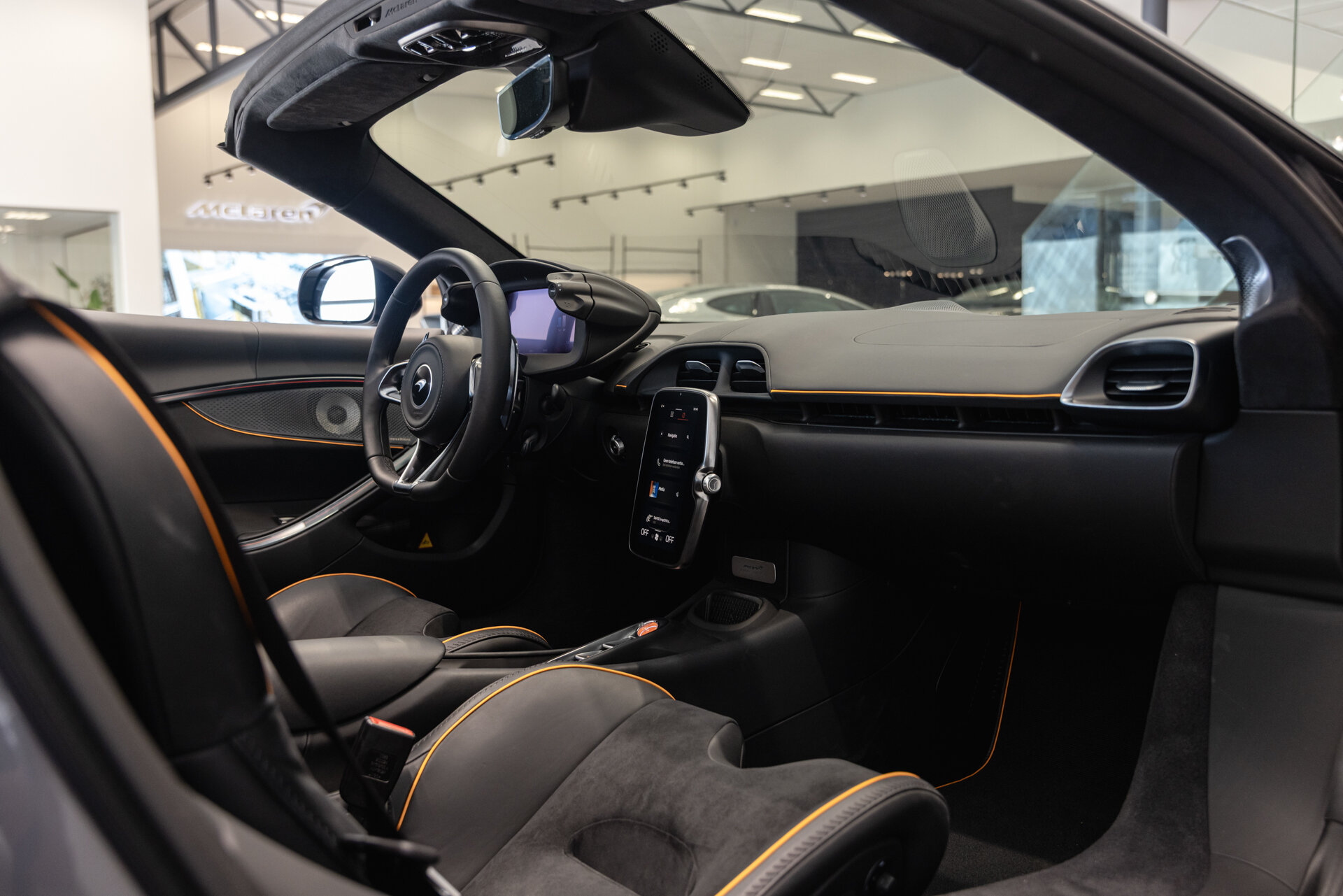 McLaren Artura - foto 11