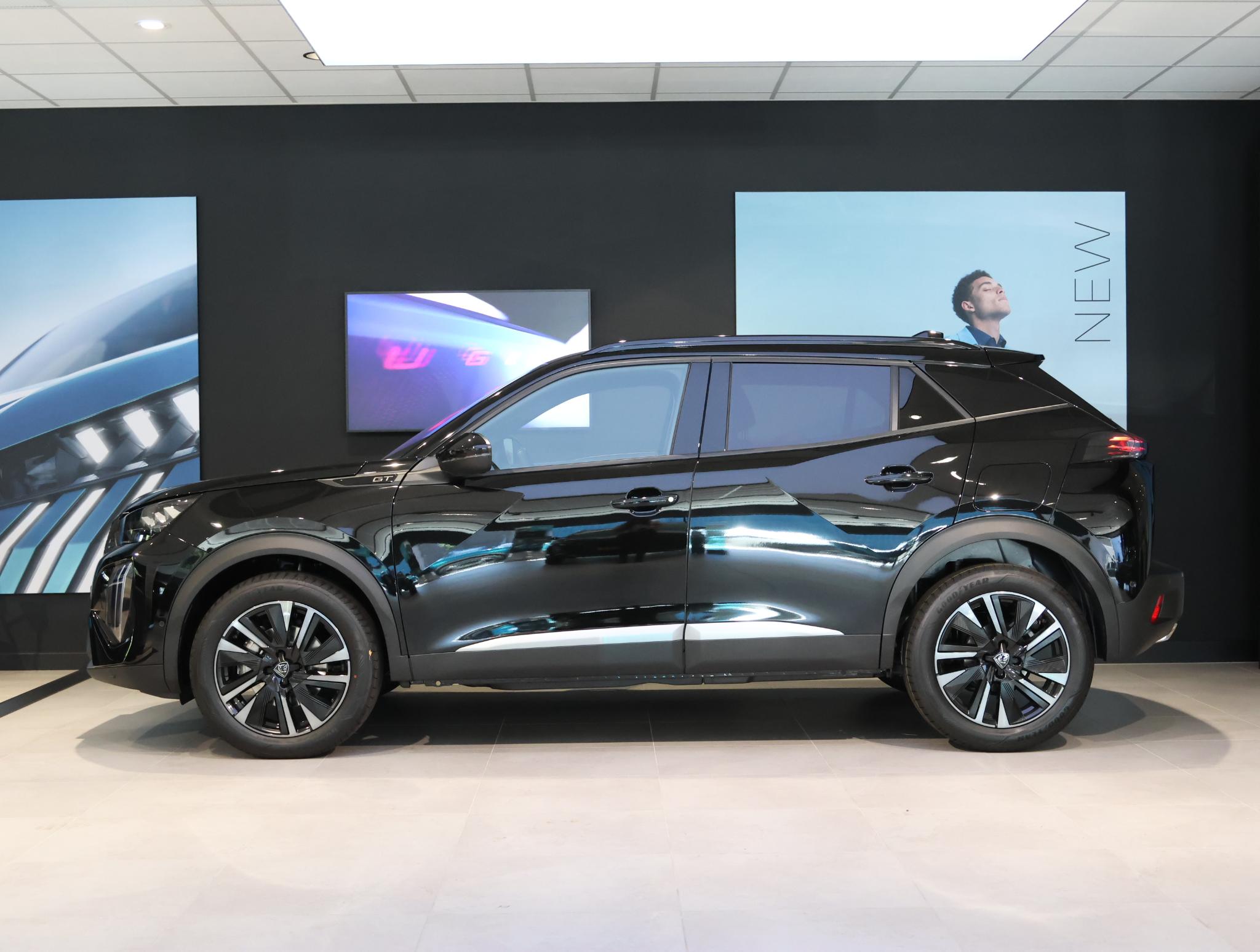 Peugeot 2008 SUV GT 145 PK Automaat - Afbeelding 2